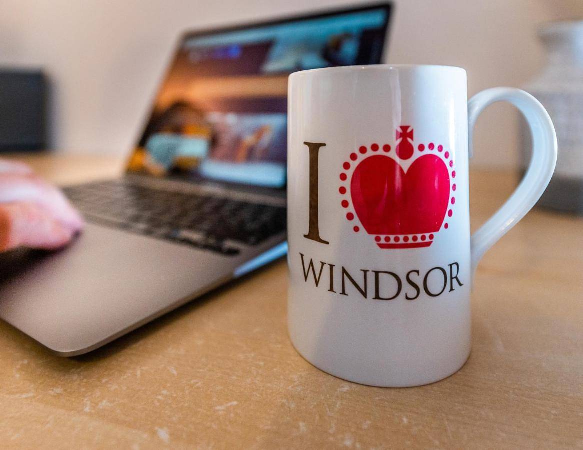 Entire apartment, Superior Apartment in Windsor, Berkshire