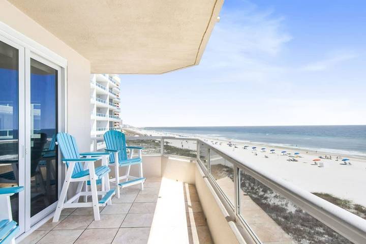 Vacation rental for 12 people, with pool, kid friendly by Orange Beach