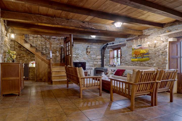 Chalet para 8 personas, con jardín, Se admiten mascotas en El Bierzo - 3