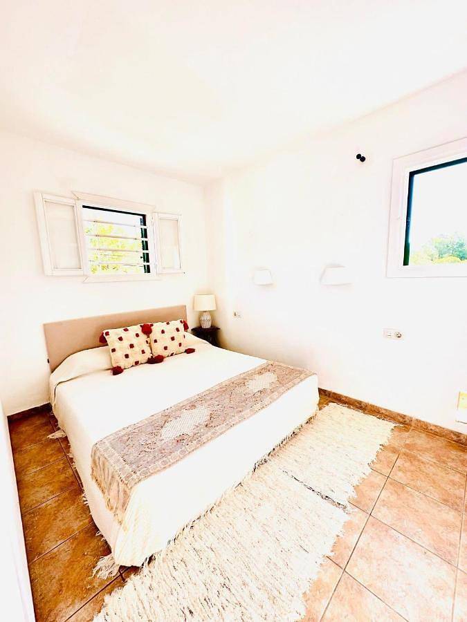 Gîte pour 2 personnes, avec vue et terrasse, animaux acceptés à Esplugues de Llobregat - 3