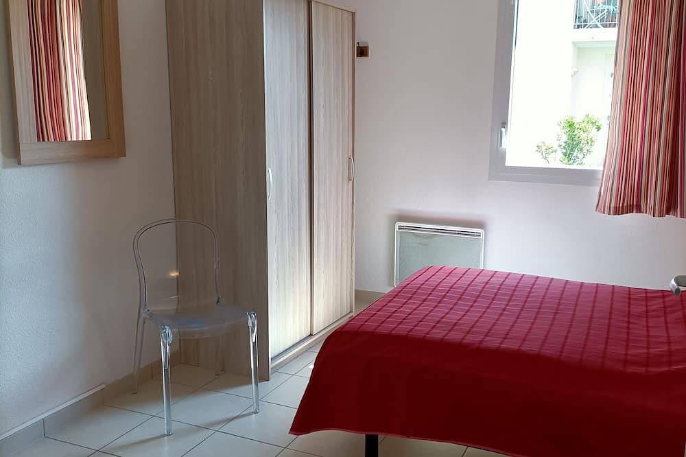 Entire apartment, T2 Jardinet Pmr Avec Dans Résidence Avec Piscine - D71 in Salies-de-Béarn, Béarn