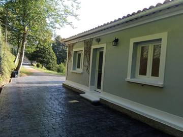 Gîte pour 4 personnes, avec jardin et vue à Brión