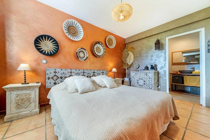 Chambre d’hôte pour 2 personnes, avec terrasse et piscine ainsi que jardin et jacuzzi dans Piton de la Fournaise - 3