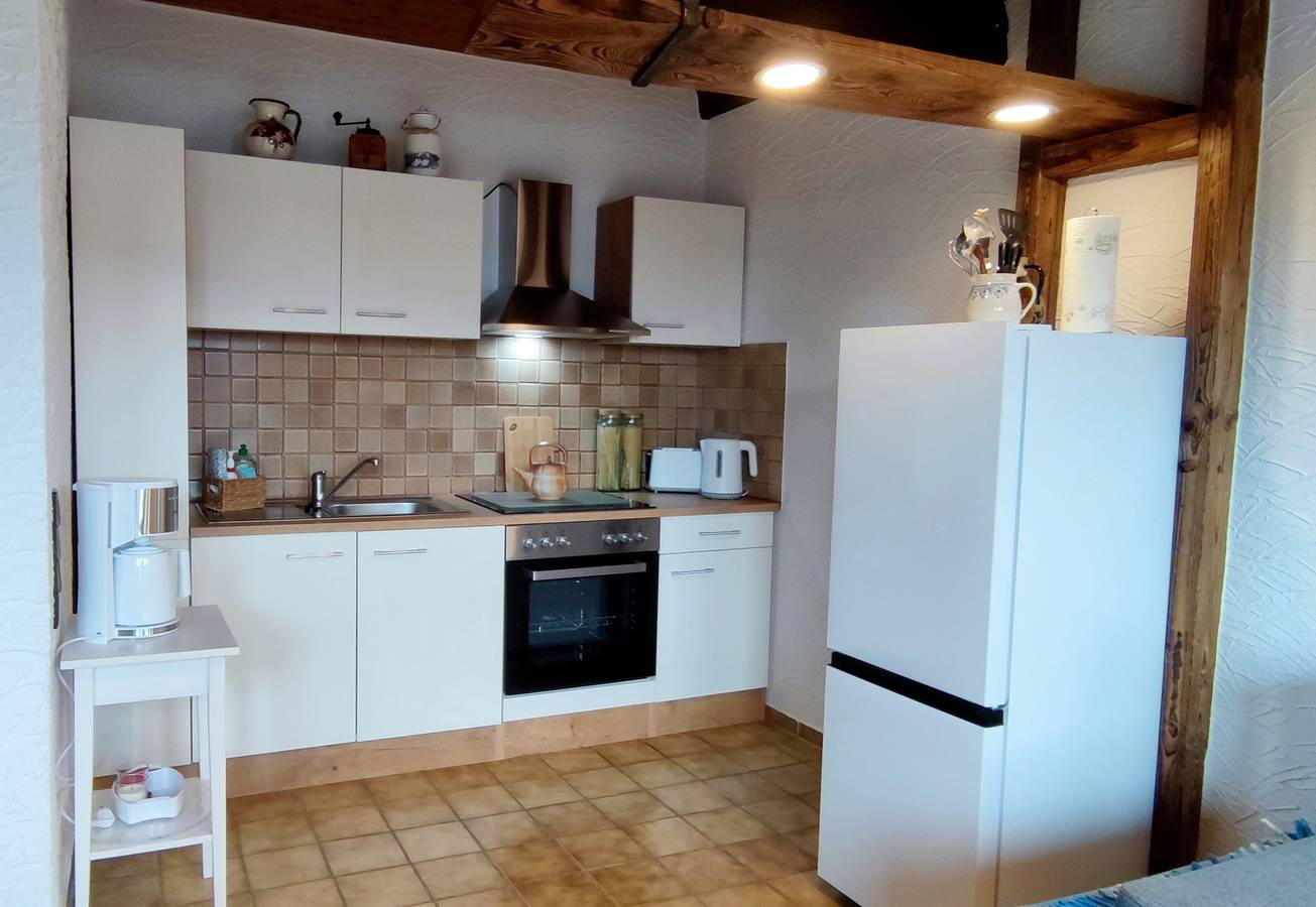 Ganze Wohnung, Ferienwohnung 'Uschi' mit Pool, Gemeinschaftsgarten und Wlan in Welschneudorf, Lahn-Taunus