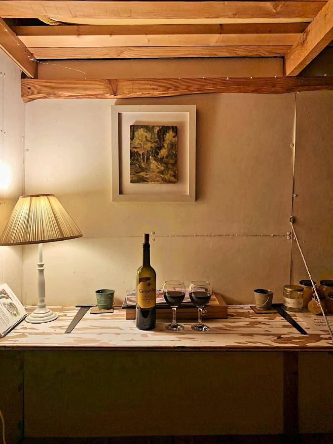 Delightful Shepherd hut in East Lavington, South Downs