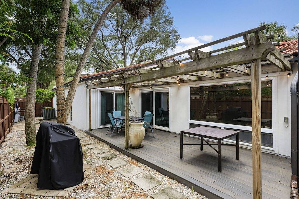 Pool Home, Steps to Secluded Beach Access in Sarasota, Sarasota County