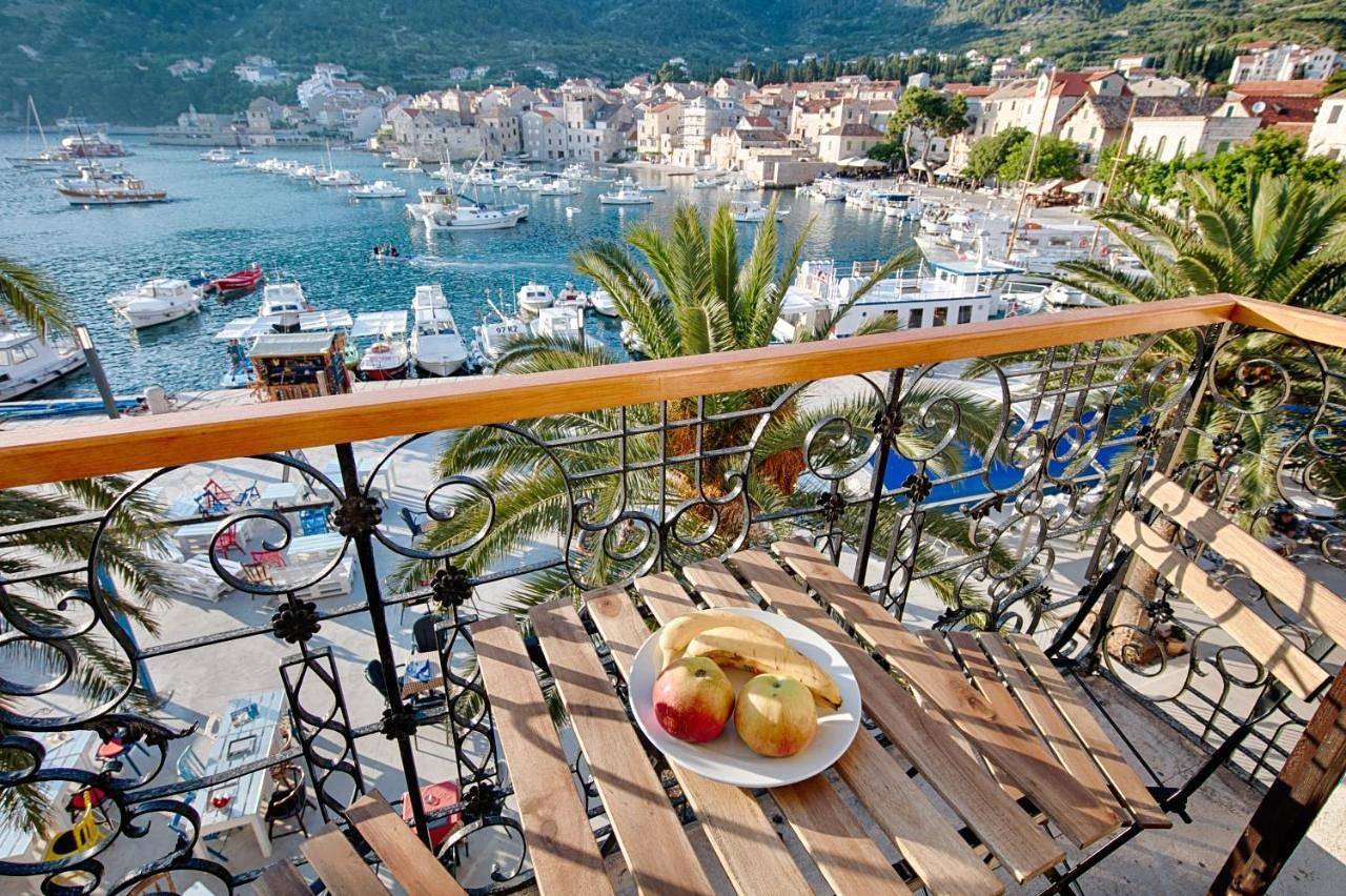 Double Room with Balcony and Sea View in Komiža, Split-Dalmatie