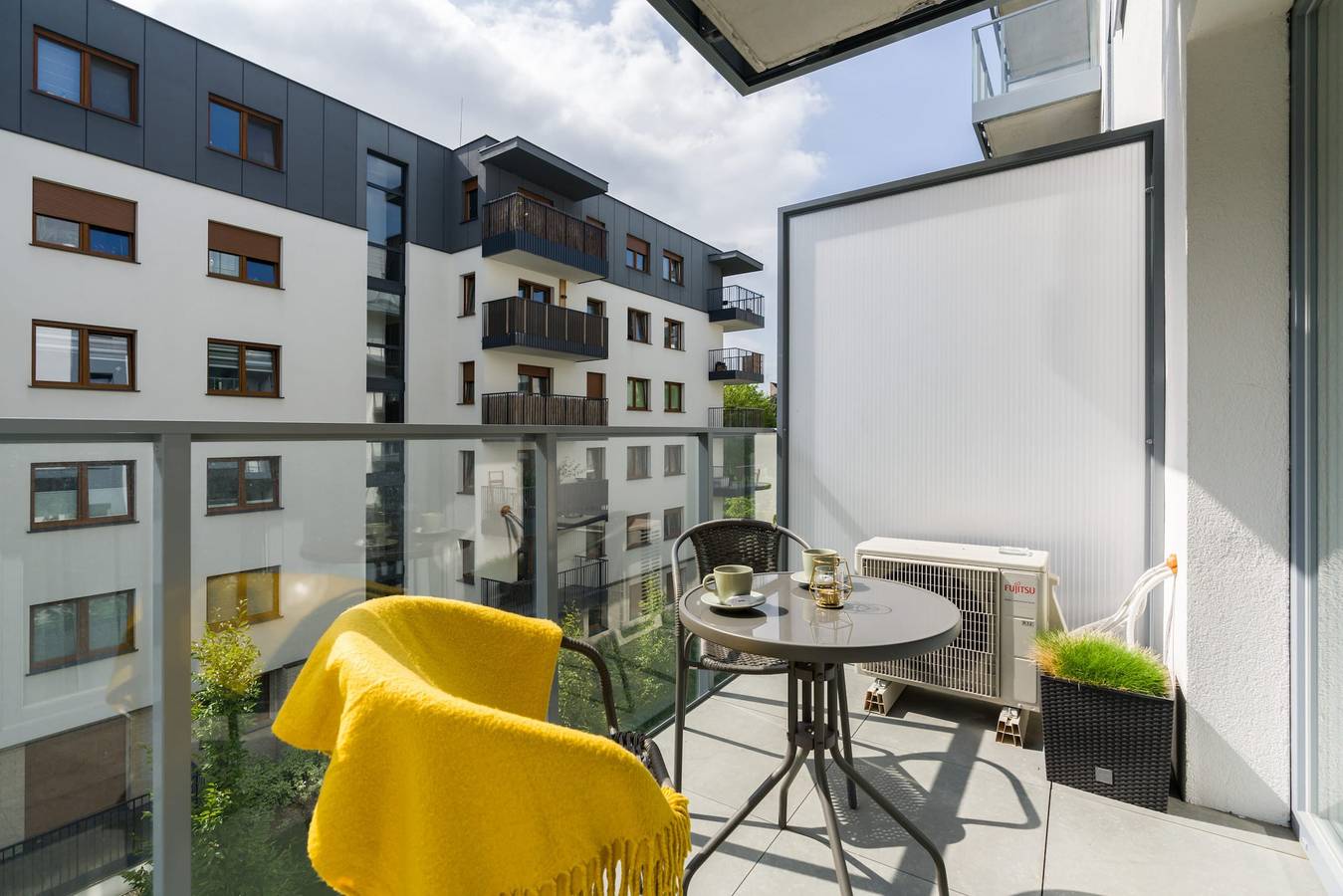 Entire apartment, Stylish Apartment | Air Conditioning | Balcony | Parking. in Poznan, Greater Poland