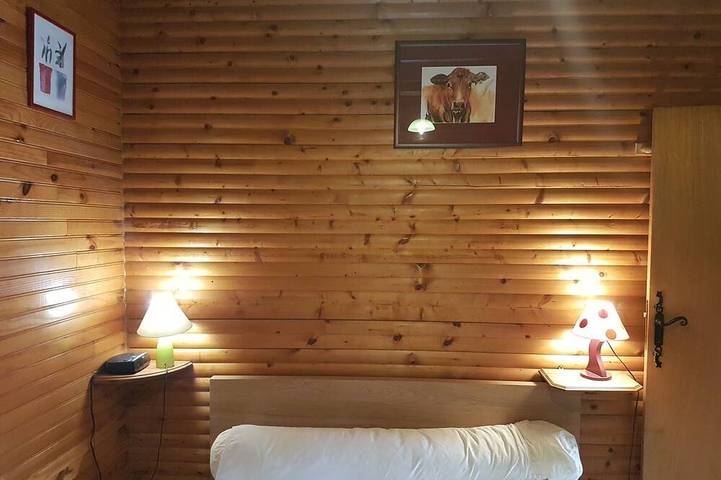 Chalet pour 6 personnes, avec balcon et jardin, animaux acceptés à Chambon-sur-Lac - 3