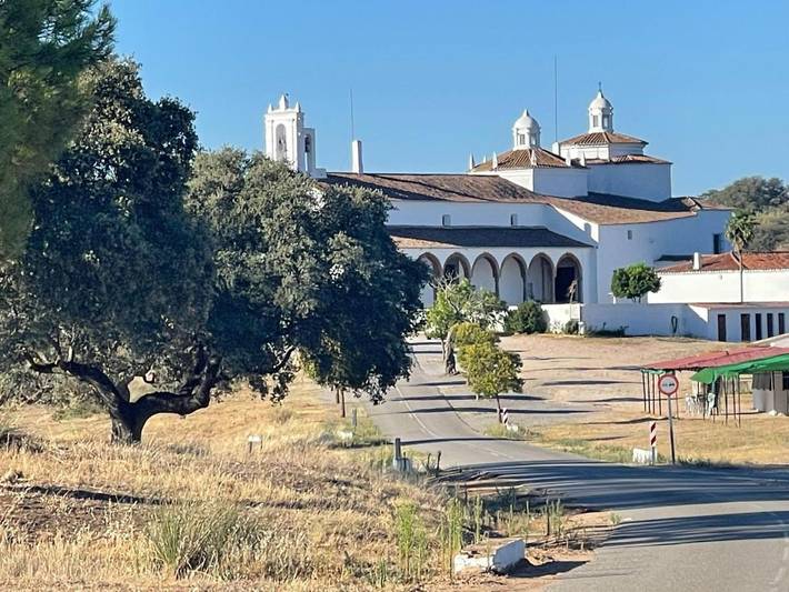 Casa de vacaciones para 9 personas, con terraza además de piscina y vistas en Provincia de Badajoz - 3