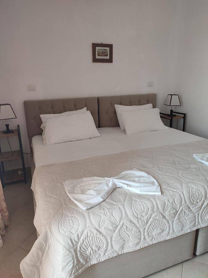 Maison d’hôte pour 3 personnes, avec jardin et vue dans Dhërmi - 2