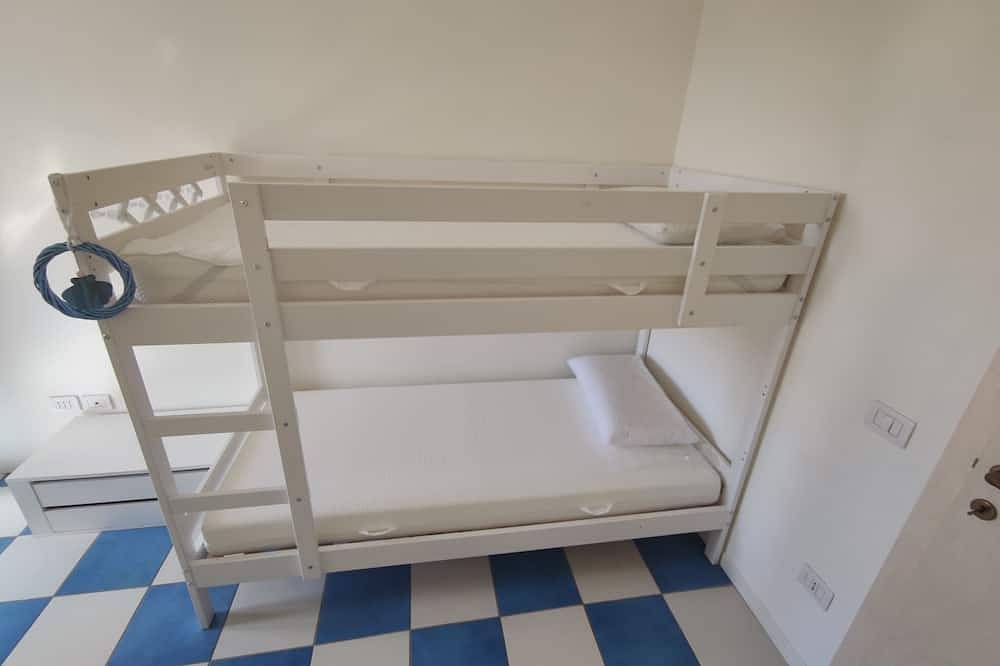 Ganze Wohnung, The Azalea: near Numana with large terrace and seasonal condominium pool in Numana, Riviera del Conero