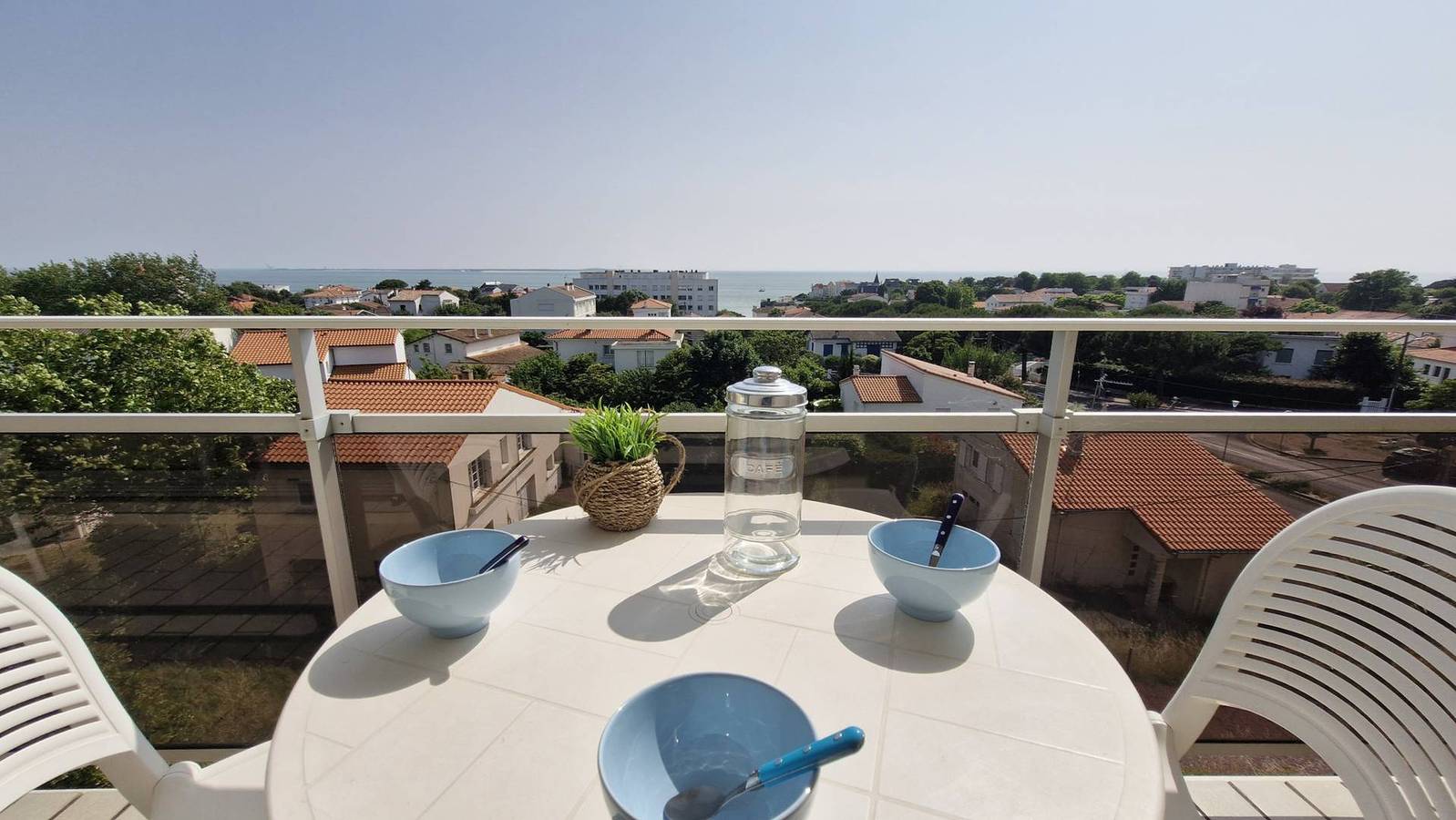 Ganze Wohnung, Royan - Wohnung mit Meeresblick - Strandnähe und Privatparkplatz in Pontaillac, Royan