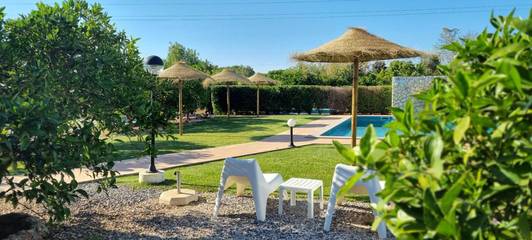 Cottage pour 3 personnes, avec jardin et jacuzzi ainsi que piscine et bassin pour enfant à Algoz