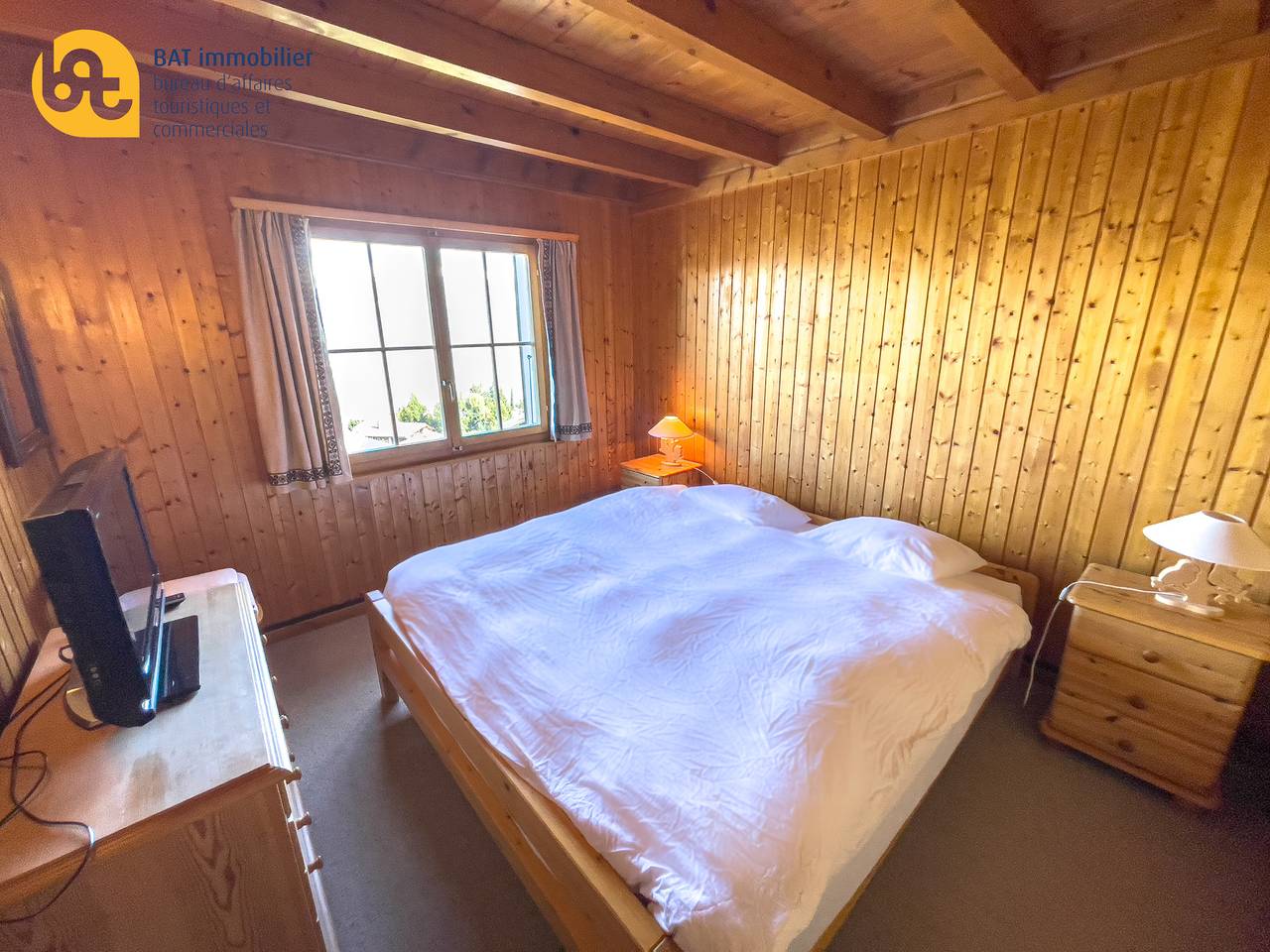 Apartamento entero, Sébaric n° 79, duplex in chalet with fireplace in Chalais (Suiza), Alpes del Valais