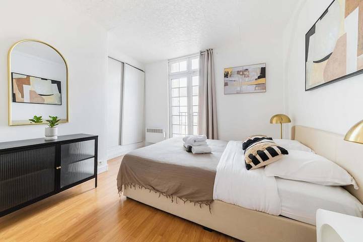 Ganze Wohnung, Duplex moderne proche metro - Mairie des Lilas in Les Lilas, Seine-Saint-Denis