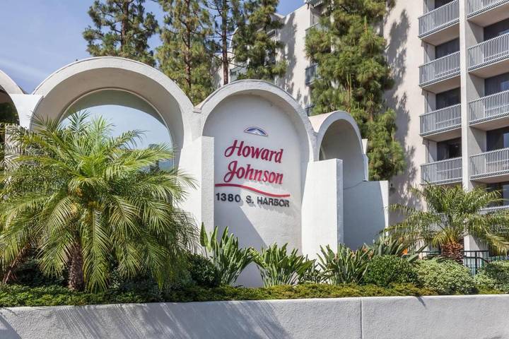 Apartamento para 6 personas, con piscina y piscina para niños además de jardín y jacuzzi en Anaheim