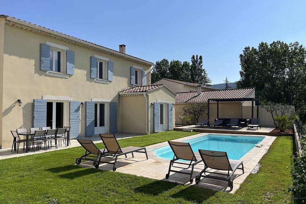 6-bedroom villa with pool and vineyard views in Vaison-la-Romaine, Parc naturel régional du Mont-Ventoux