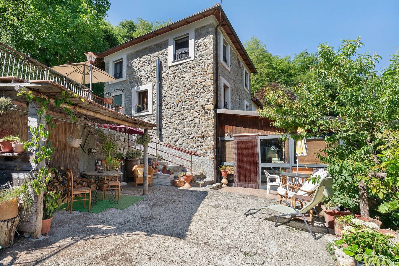 Casa Vacanze 'La Casa Di Pietra - Maissana' con Vista Montagna, Terrazza e Giardino Privati in Maissana, Riviera di Levante