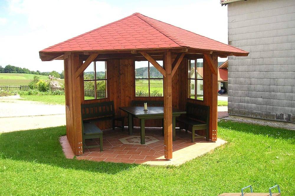 Ganze Wohnung, Ferienwohnung Seeblick bis 2 Personen, Balkon, 30 qm in Tachinger See, Taching am See