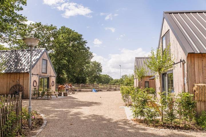 Ferienhaus für 8 Personen, mit Terrasse und Garten sowie Seeblick und Ausblick