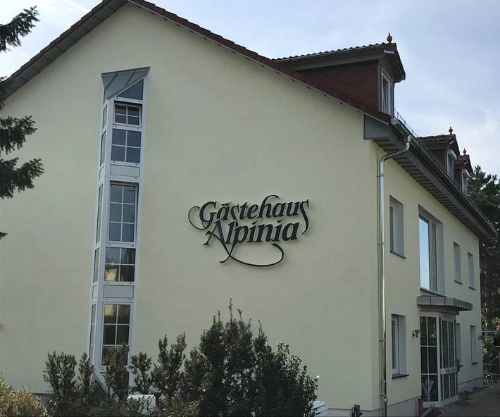 Gästehaus für 2 Personen, mit Terrasse und Garten