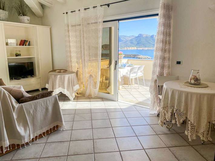 Gîte pour 4 personnes, avec jardin ainsi que vue et balcon à Golfo Aranci - 3