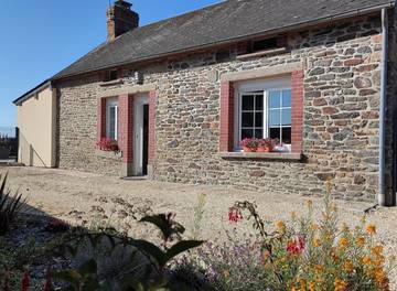 Gîte pour 4 personnes, avec terrasse et jardin à Bacilly