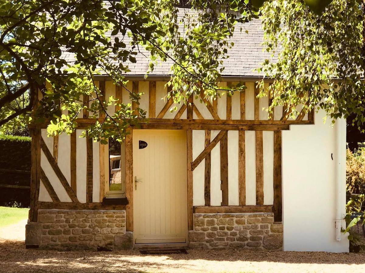 Six-Bedroom House in Saint-Pierre-en-Pays-d'Auge, Région de Lisieux