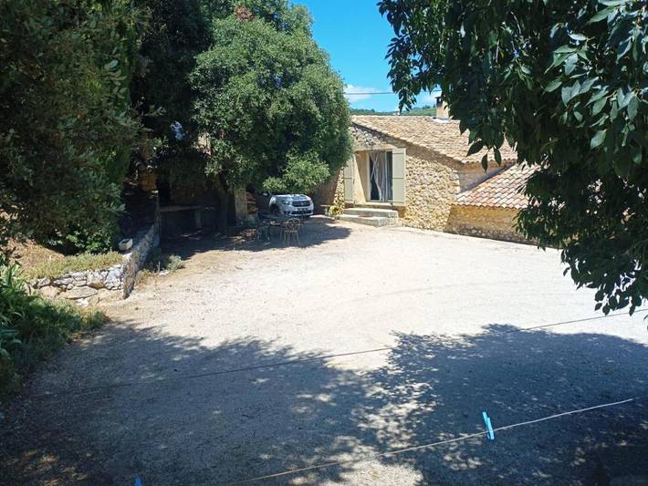Location de vacances pour 4 personnes, avec vue ainsi que jardin et terrasse à Lafare - 2
