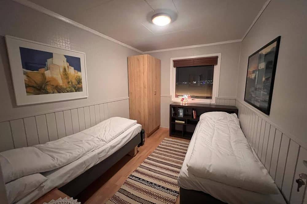 Large house with spectacular views of Tromsø in Tromsø