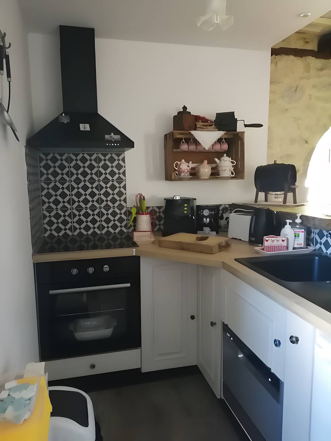 Gîte Petit Gouffre d'Amour con jardín privado, Wi-Fi y aire acondicionado in Padirac, Quercy