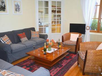 Location de vacances pour 8 personnes, avec terrasse à Aubigny-sur-Nère