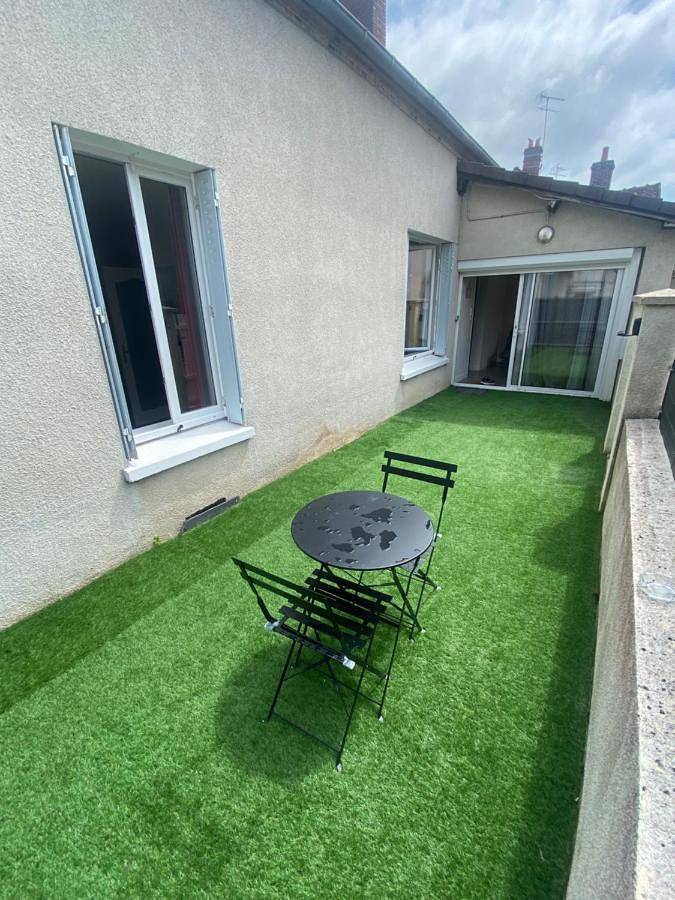 Location de vacances pour 6 personnes, avec Terrasse ainsi que Jardin et Vue à Saint-Benoît-sur-Loire - 4