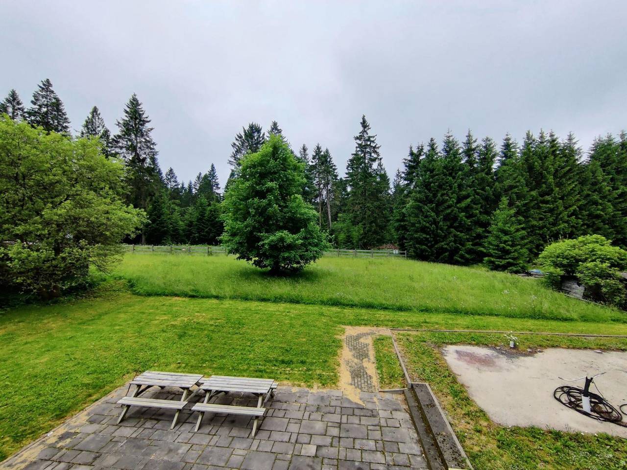 Spacious semi-detached house with wood stove located directly on the Rennsteig in Sachsenbrunn, Rennsteig