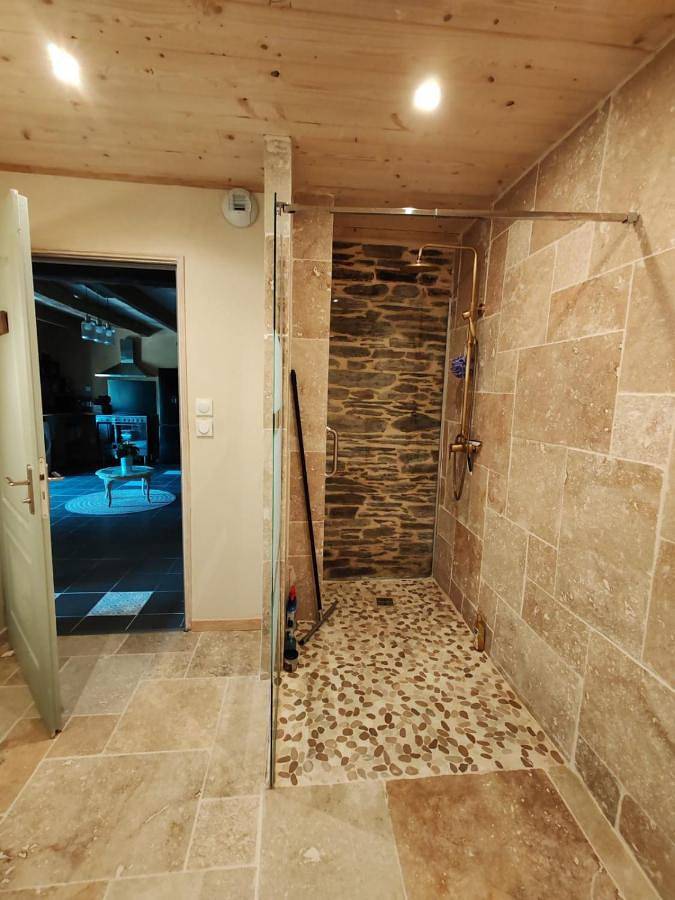 Location de vacances pour 5 personnes, avec jardin ainsi que terrasse et vue, animaux acceptés à Laniscat - 3