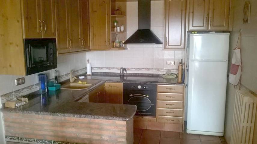 Casa rural para 12 personas, con jardín y vistas, Se admiten mascotas en Teruel
