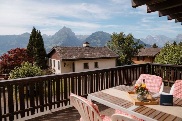Ganze Wohnung, Gemütliches Apartment Bergdohle: Ihr Rückzugsort in den Bergen! in Amden, Walensee