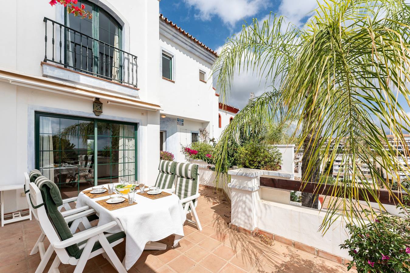Holiday Home 'Townhouse Isla De Miraflores' with Mountain View, Wi-Fi and Air Conditioning in Mijas, Costa del Sol