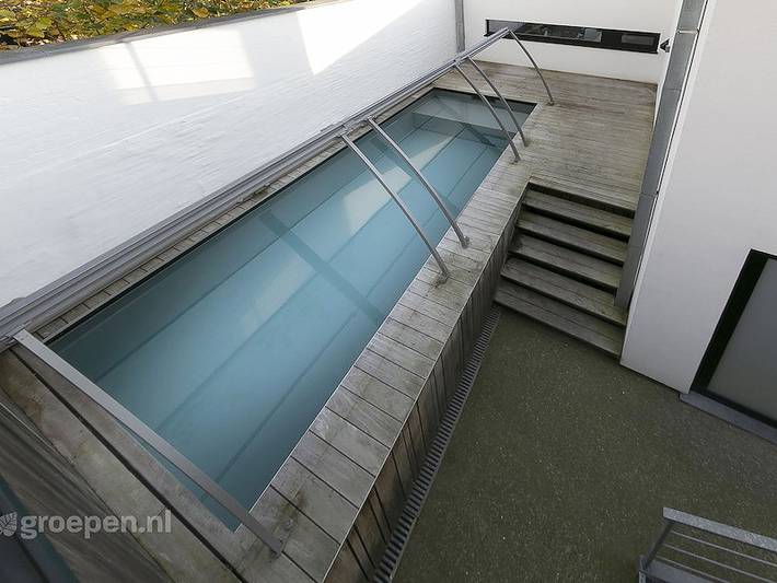 Location de vacances pour 24 personnes, avec terrasse ainsi que balcon/terrasse et piscine à Poperinge - 2