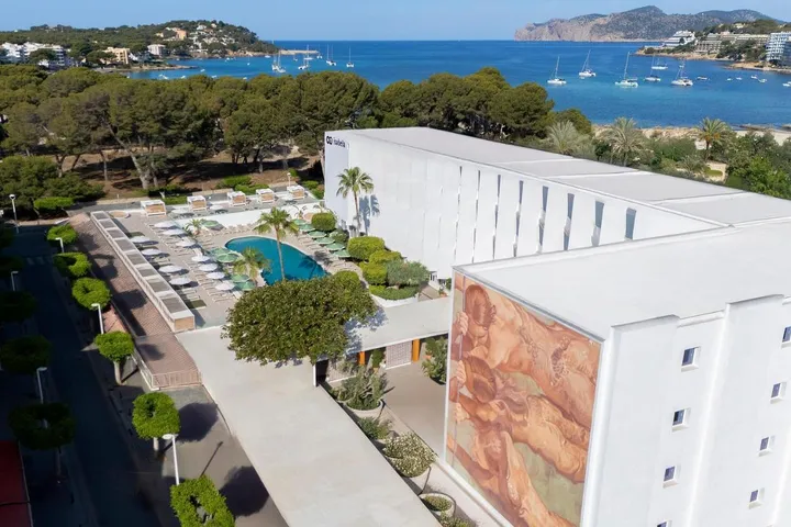 Hotel para 2 personas, con piscina y balcón - 1