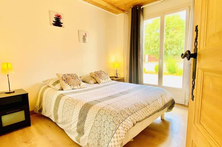 Location de vacances pour 6 personnes, avec terrasse et jardin à Saint-Just-d'Ardèche - 3