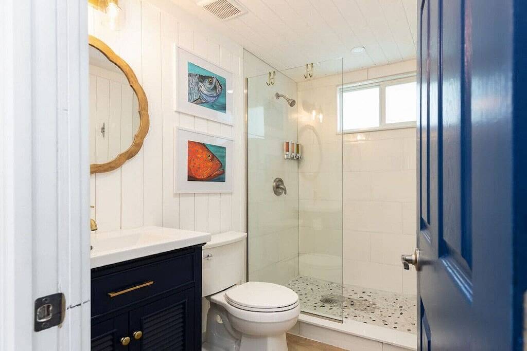 Hidden Gem Duplex in Heart of Islamorada! Sleeps 8 in Upper Matecumbe Key, Islamorada