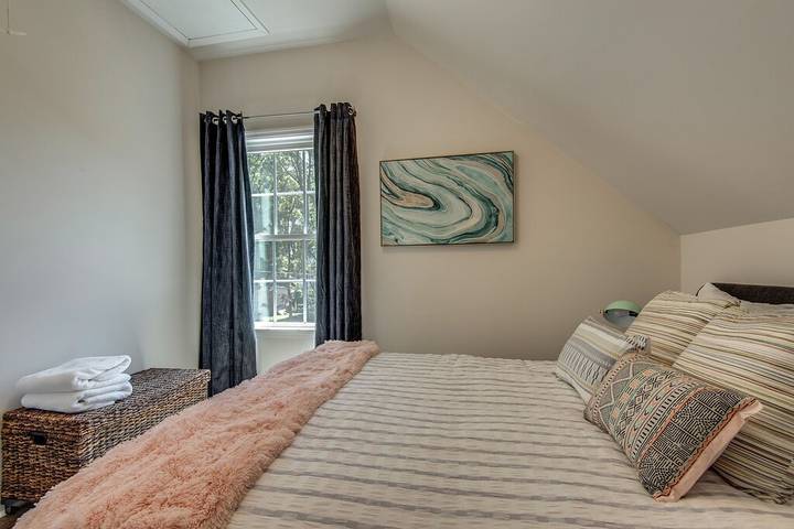 Bed and breakfast for 6 people, with yard in Tennessee