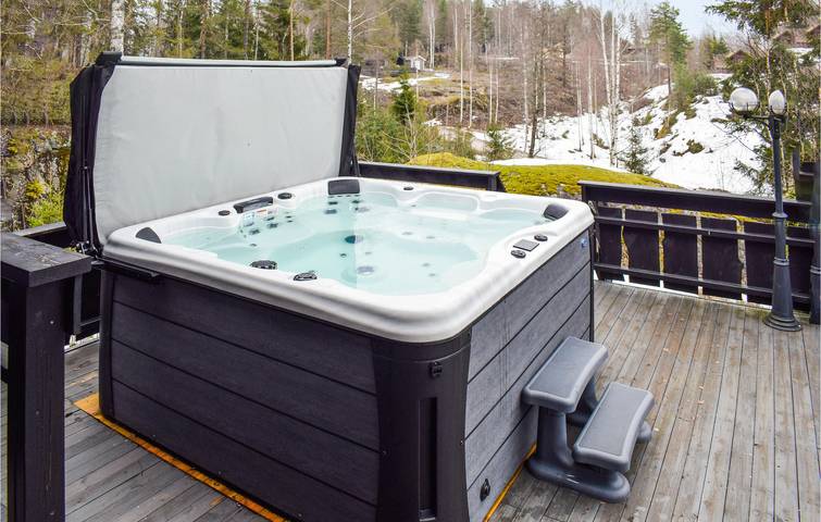 Ferienhaus für 8 Personen mit Terrasse in Drangedal