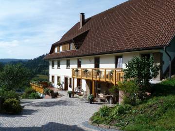 Ferienwohnung für 3 Personen, mit Garten und Pool sowie Terrasse in Lauterbach (Schwarzwald)