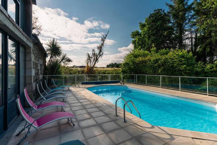 Hôtel pour 2 personnes, avec terrasse ainsi que piscine et jardin - 1
