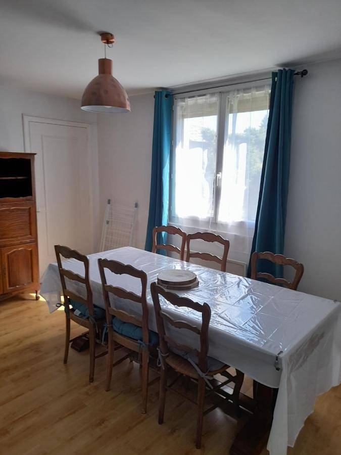 Gîte pour 5 personnes, avec terrasse et jardin à Pont-de-Poitte - 3