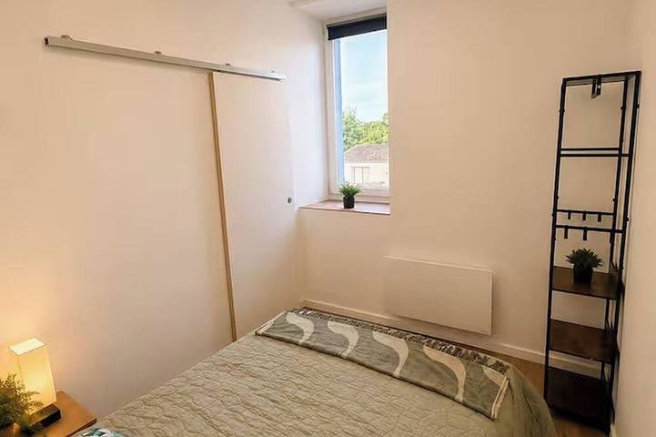 Appartement entier, L'atelier du voyageur - Vidéoprojecteur in Ploumagoar, Région de Guingamp