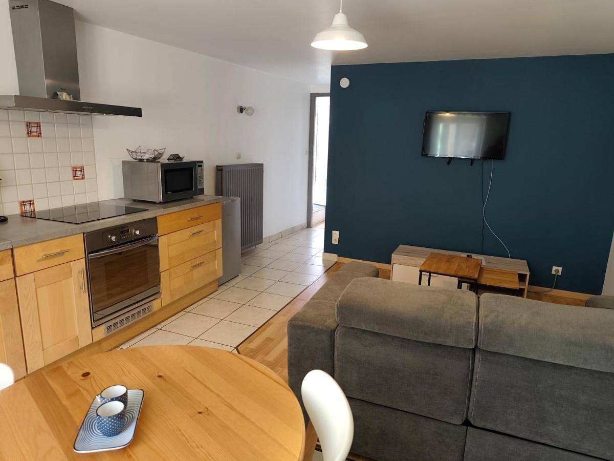 Appartement entier, One-Bedroom Apartment in Thuilley-aux-Groseilles, Toul